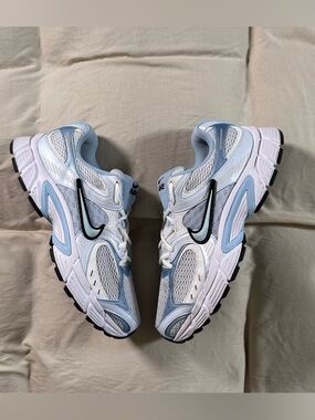 Nike V5 RNR Psychic Blue IF2330 001 Women 10 Mesh Runner White Silver Y2K Retro